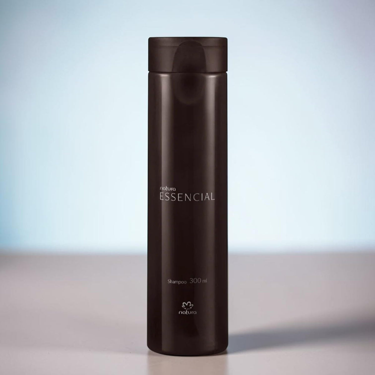 ESSENTIAL Men's shampoo 300ml